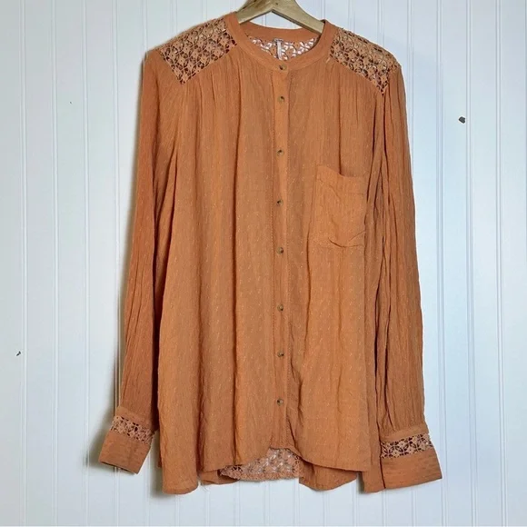 Free People "The Best" Crochet Button Front Top Size Large Long Sleeves Casual - Picture 3 of 10